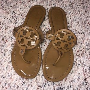 Tory Burch Patent Sandals! 7.5 ✨